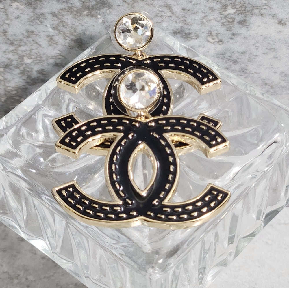 Chanel Black and Gold Drop Earrings✨️ - Picture 9 of 9